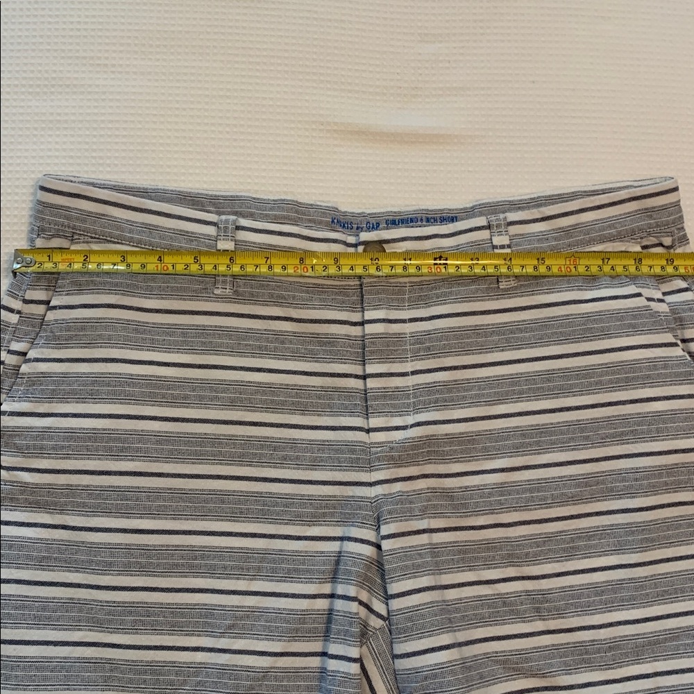 Gap girlfriend style 6 in short blue and white stripes size 16 - Picture 6 of 9